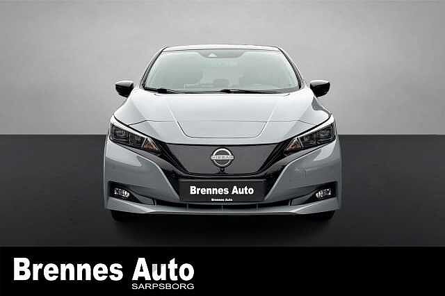 Nissan LEAF /App/360 kamera/Rattvarme/++