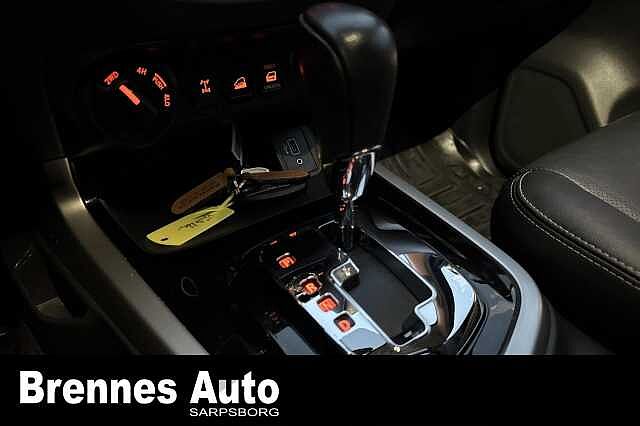 Nissan Navara Tekna/Frontguard/Ekstralys/Arb.lys/Hengerfeste